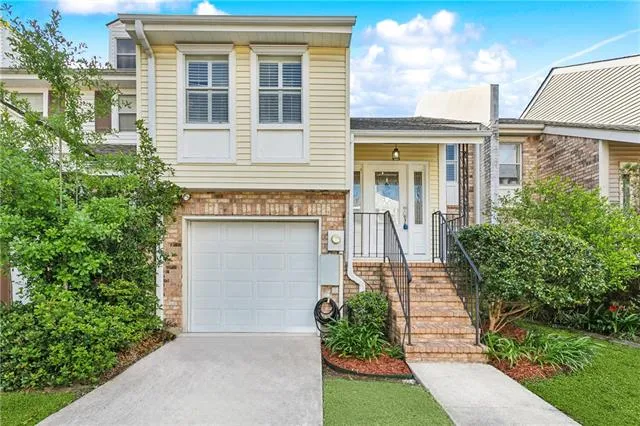 $360,000 | 932 Old Metairie Place, Metairie, LA 70001