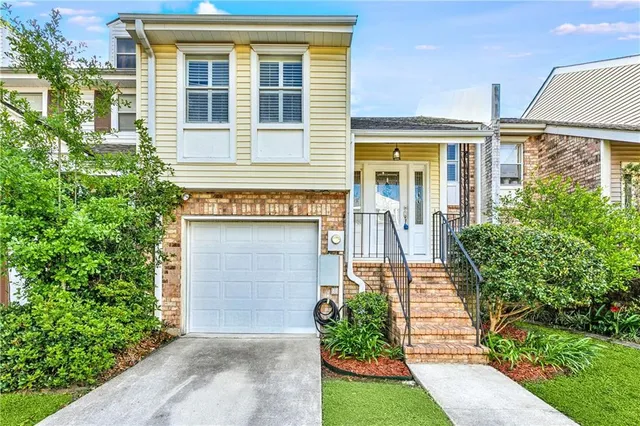 $380,000 | 932 Old Metairie Place, Metairie, LA 70001