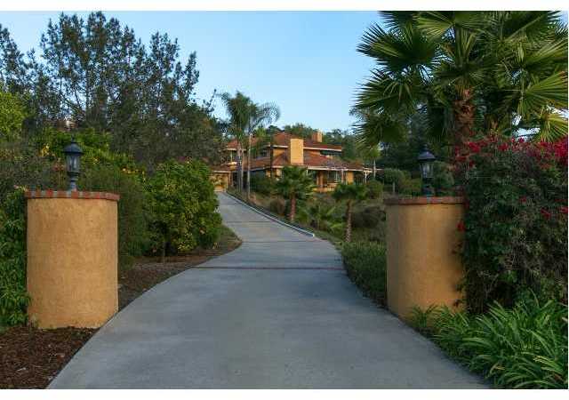 15231 Ridgeview Place Poway, CA 92064 - Photo 2 of 25