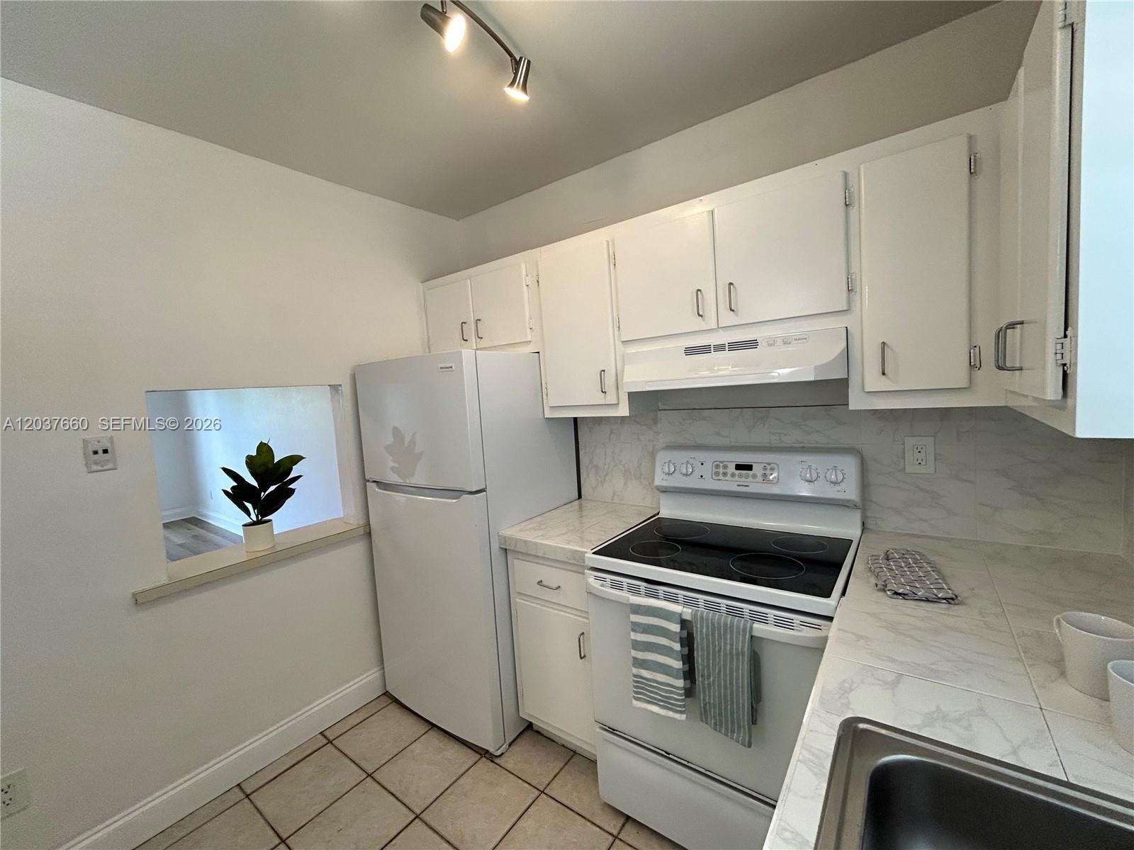 7505 Southwest 82nd Street, Unit 320 Miami, FL 33143 - Photo 8 of 37