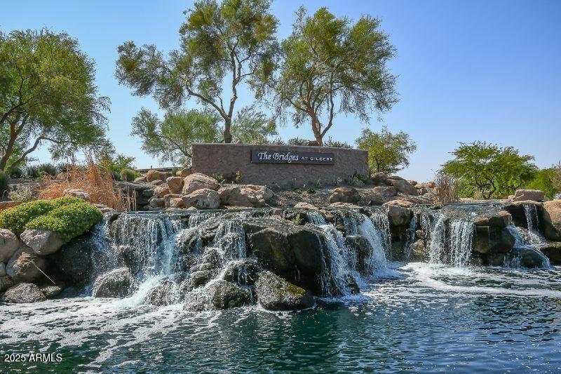 3314 East Azalea Drive Gilbert, AZ 85298 - Photo 4 of 26 Bridges Entrance