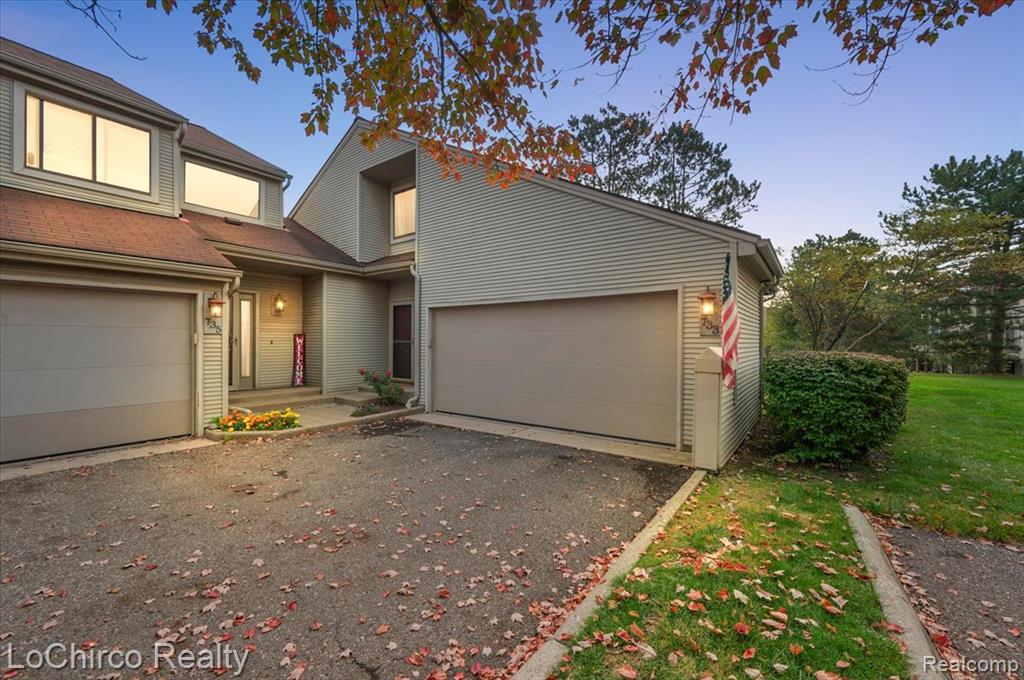 733 Hamilton Court Rochester Hills, MI 48307 - Photo 1 of 79