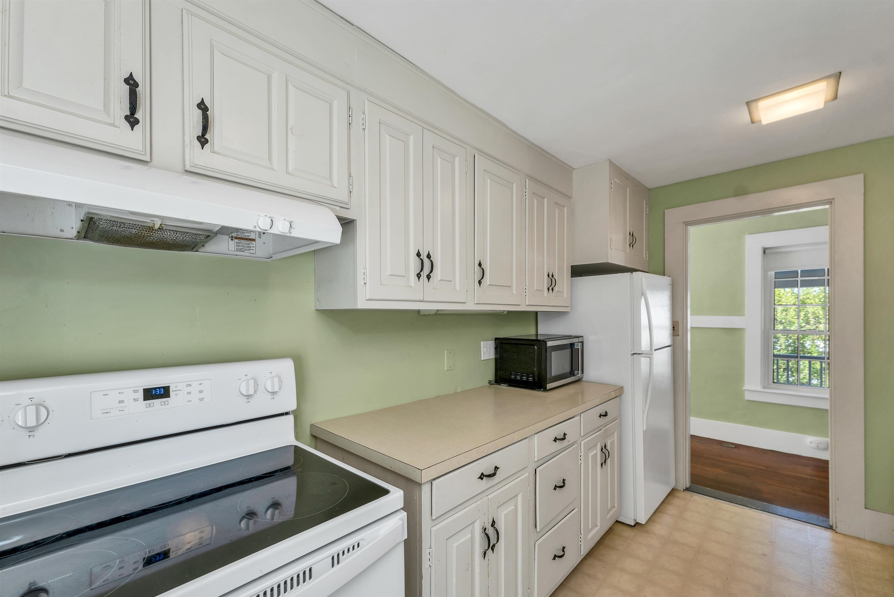 79 South Main Street Wolfeboro, NH 03894 - Photo 15 of 42