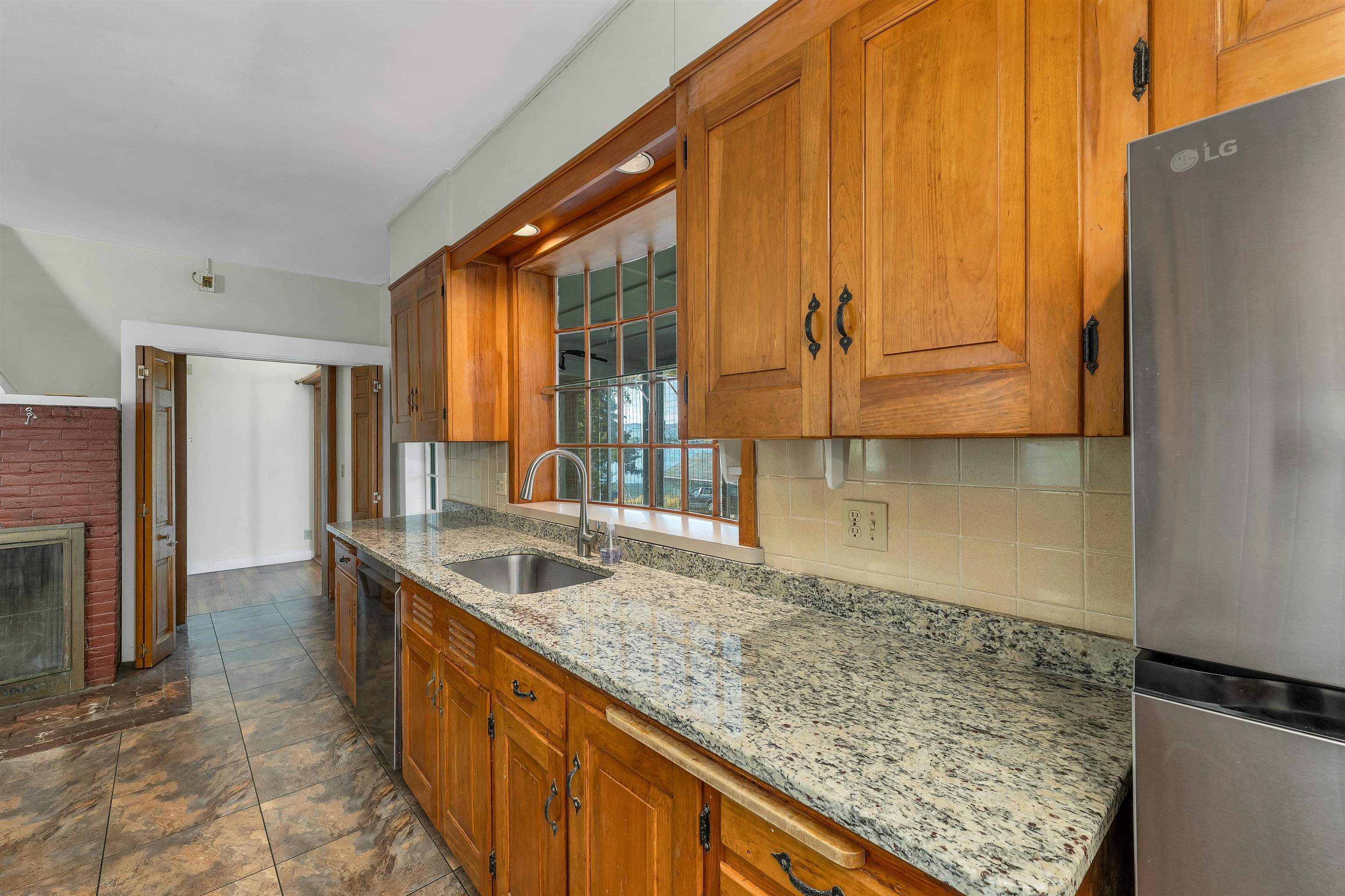 79 South Main Street Wolfeboro, NH 03894 - Photo 4 of 42