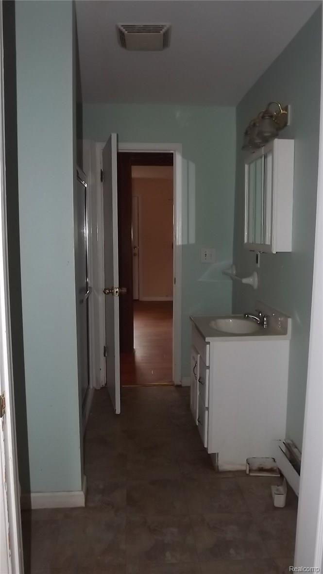 19307 Inkster Road Livonia, MI 48152 - Photo 16 of 19 Bathroom (2).JPG