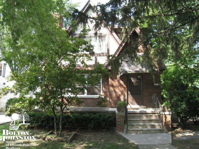 22707 Ridgeway Street, Unit UPPR St. Clair Shores, MI 48080 - Photo 1 of 11