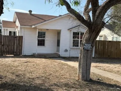 $1,200 | 927 South 5th Avenue, Edinburg, TX 78539