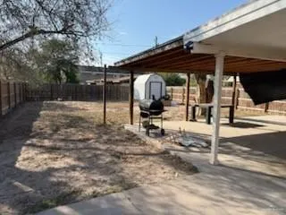 $1,200 | 927 South 5th Avenue, Edinburg, TX 78539