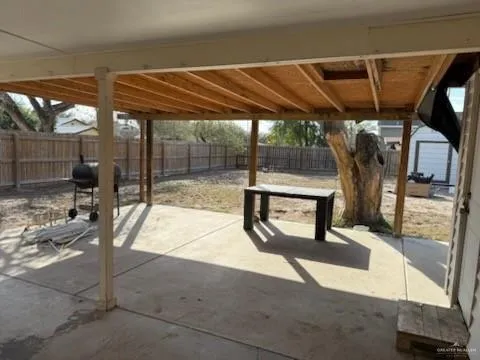 $1,200 | 927 South 5th Avenue, Edinburg, TX 78539