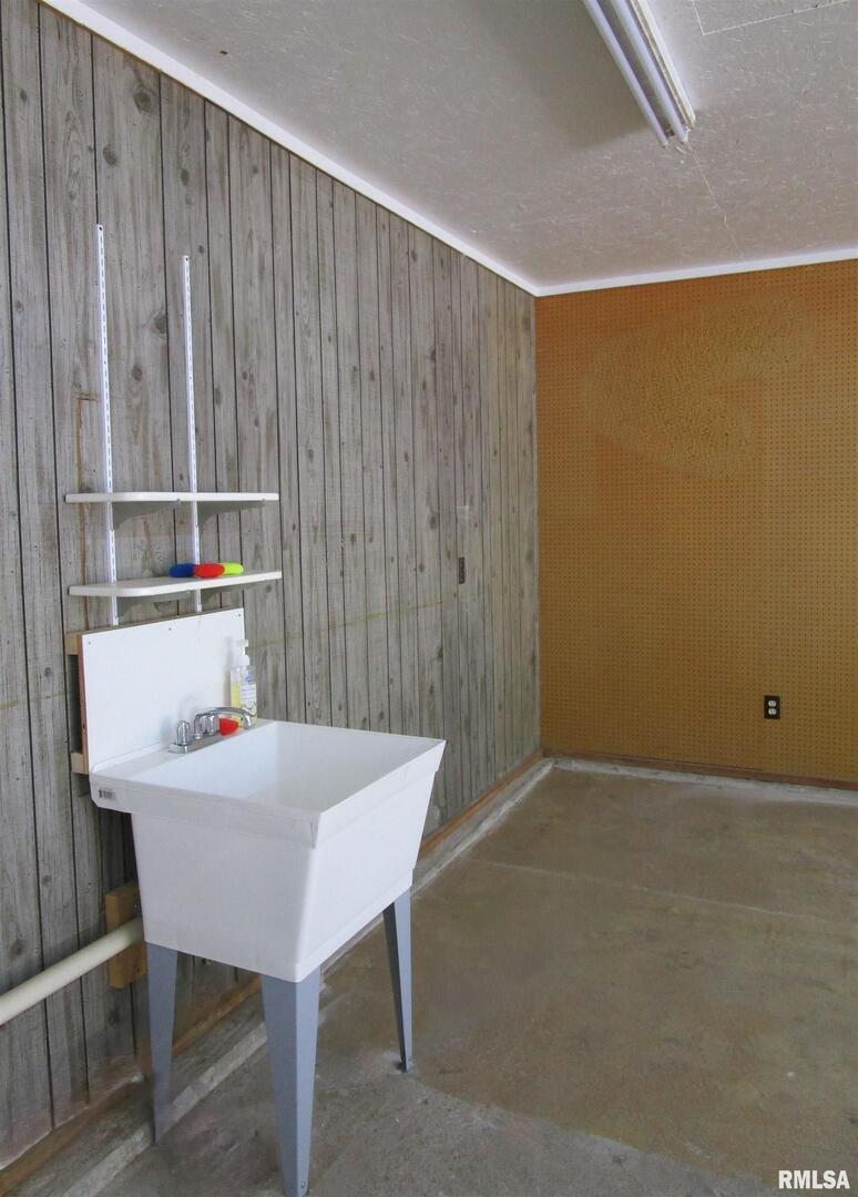 1253 County Road 800 East Carmi, IL 62821 - Photo 40 of 51