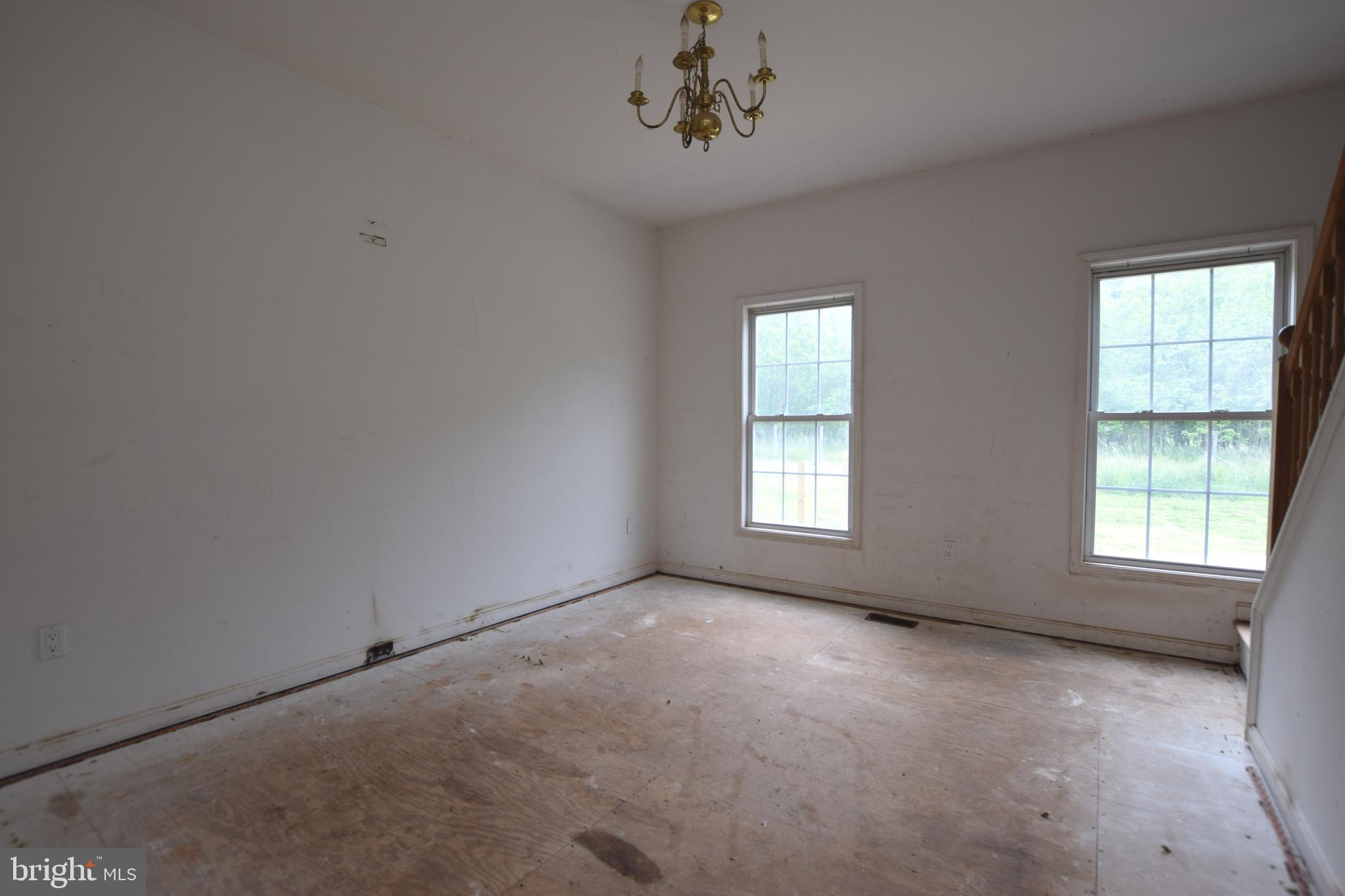 17301 Conoy Road Barnesville, MD 20838 - Photo 27 of 48 Dining Room