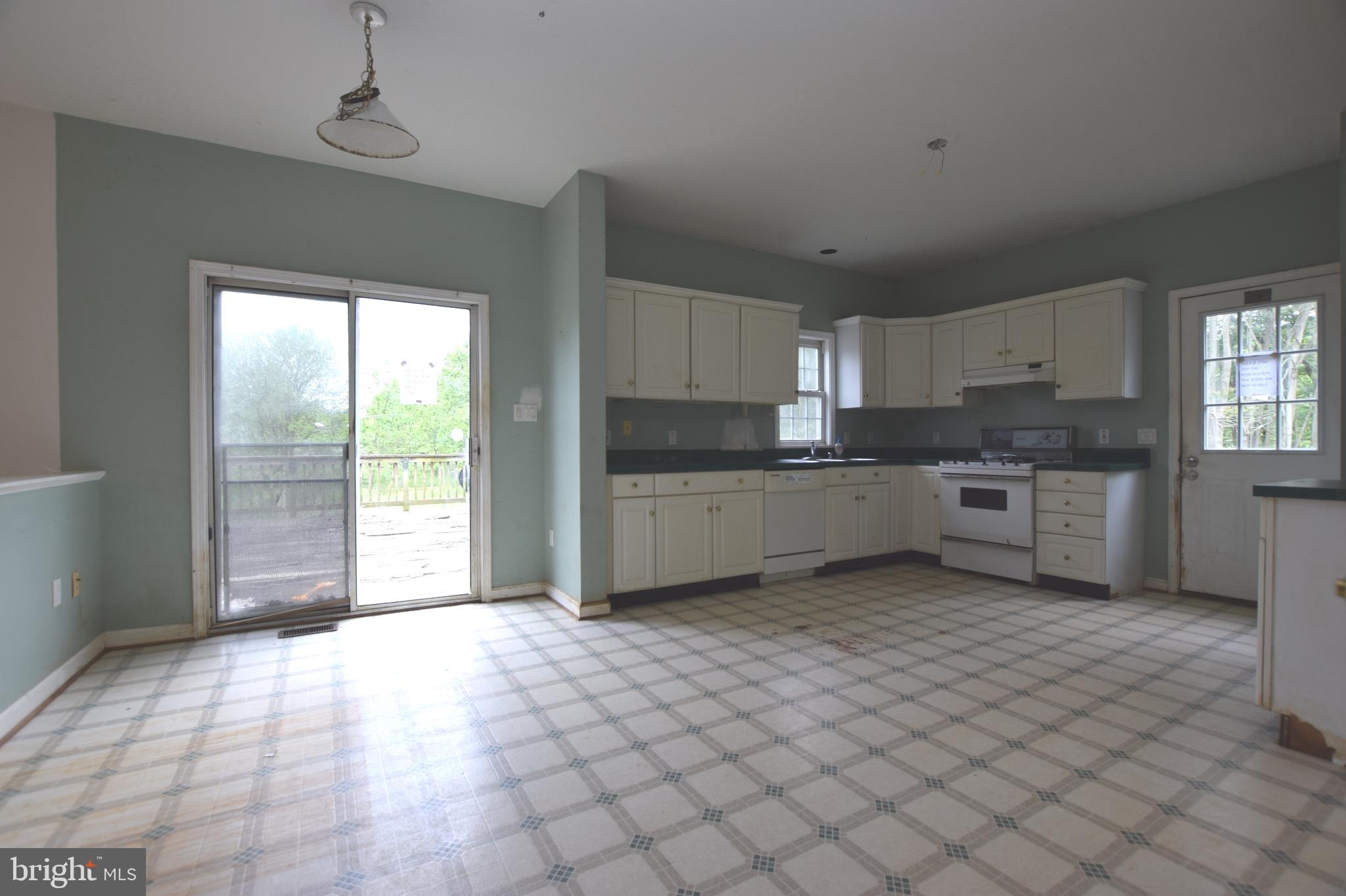 17301 Conoy Road Barnesville, MD 20838 - Photo 28 of 48 Kitchen