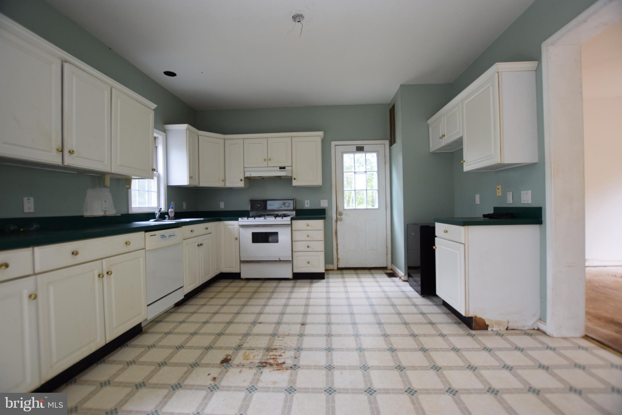 17301 Conoy Road Barnesville, MD 20838 - Photo 29 of 48 Kitchen