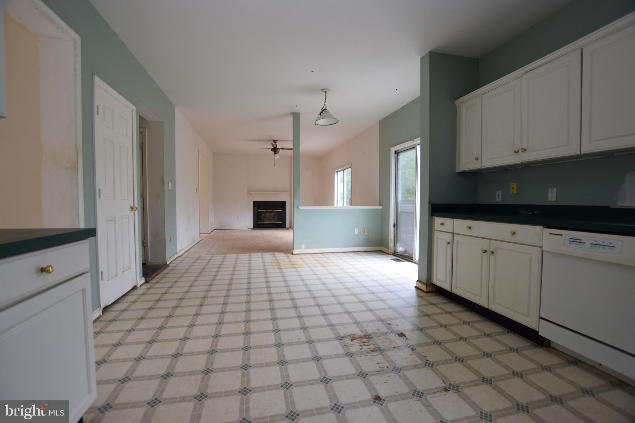 17301 Conoy Road Barnesville, MD 20838 - Photo 31 of 48 Kitchen looking towards Family Room