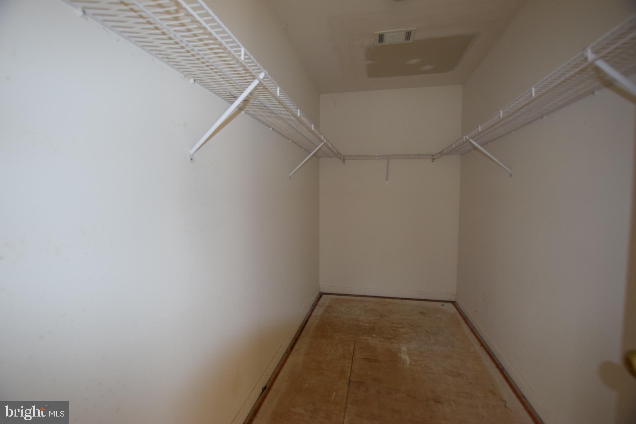 17301 Conoy Road Barnesville, MD 20838 - Photo 38 of 48 Master Closet