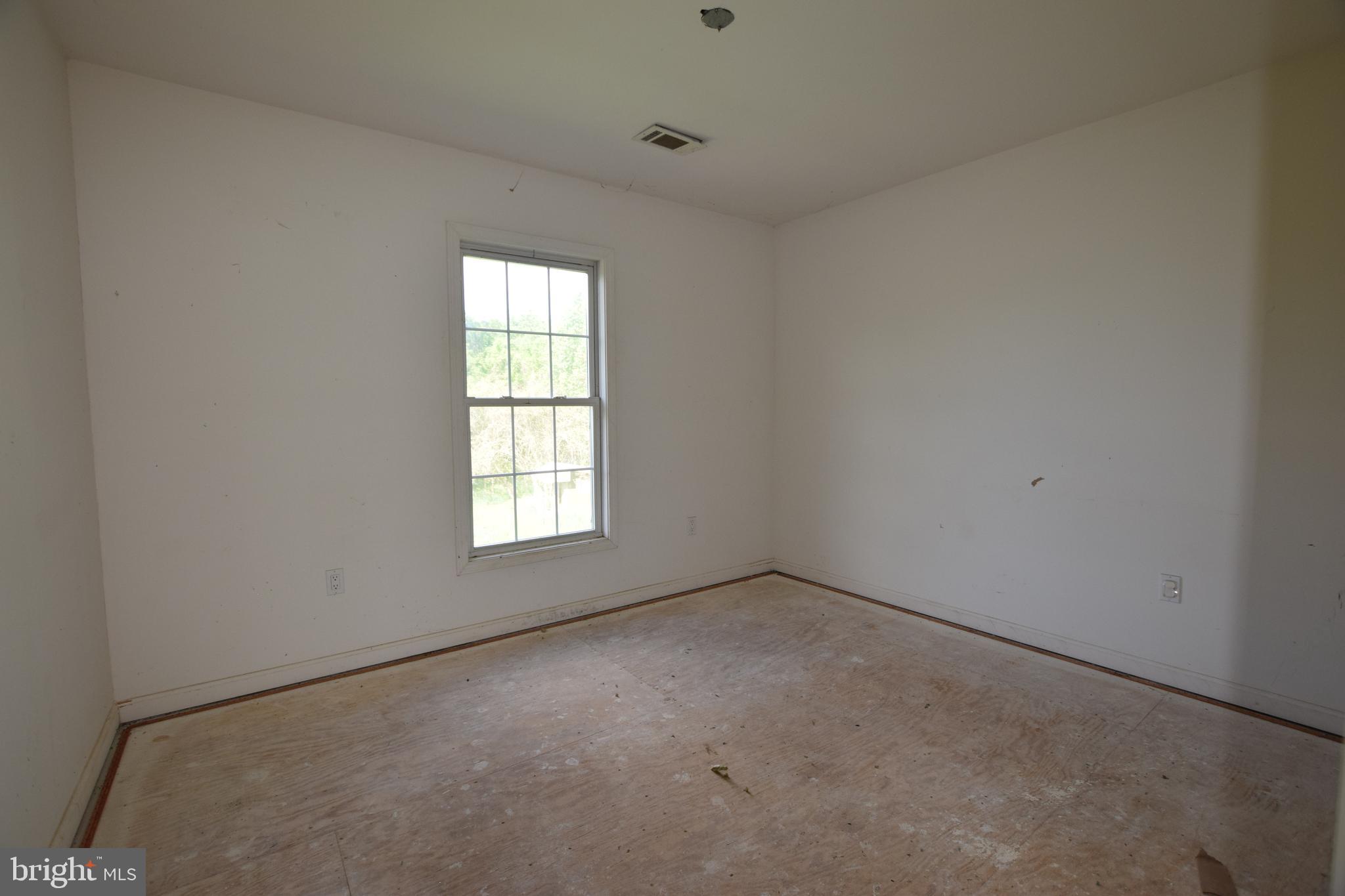 17301 Conoy Road Barnesville, MD 20838 - Photo 44 of 48 Bedroom 3