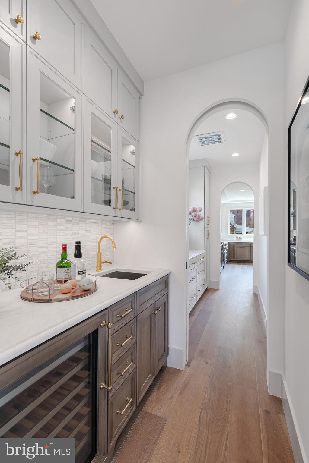 4730 16th Road North Arlington, VA 22207 - Photo 5 of 49