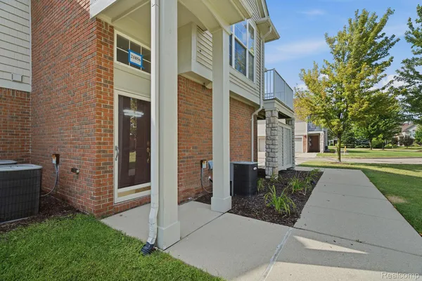 $1,850 | 21856 Hartford Way, Macomb, MI 48042