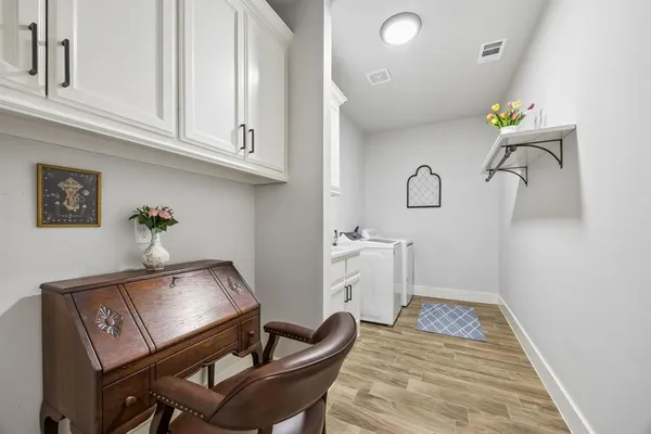 $625,500 | 207 Colonial Drive, Mabank, TX 75156