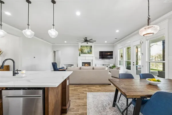 $625,500 | 207 Colonial Drive, Mabank, TX 75156