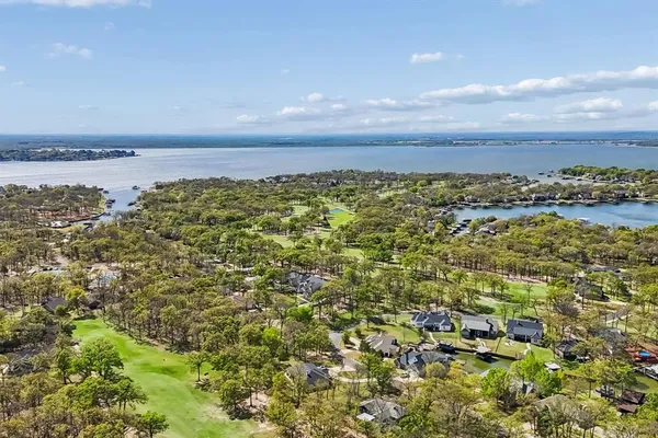 $625,500 | 207 Colonial Drive, Mabank, TX 75156