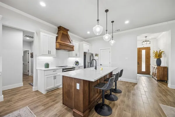 $625,500 | 207 Colonial Drive, Mabank, TX 75156