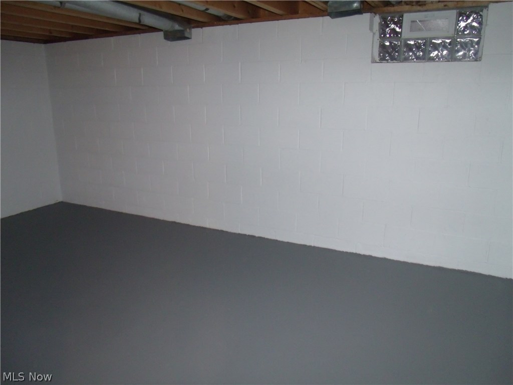 1144 Pennfield Road Cleveland, OH 44121 - Photo 31 of 35