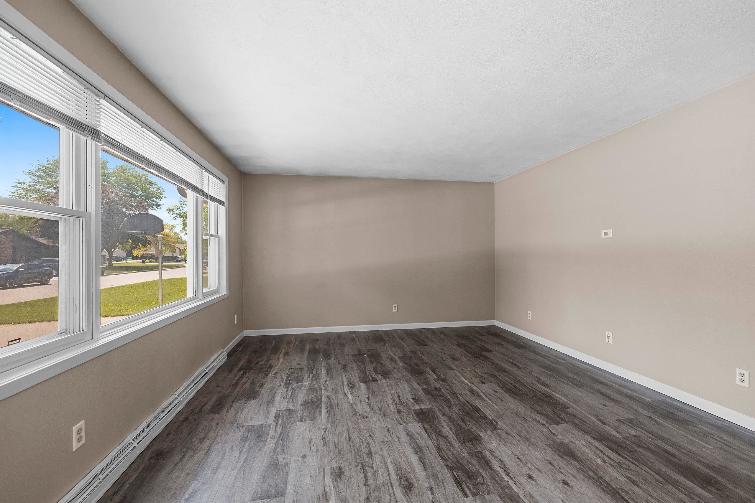89 Hillock Court Appleton, WI 54914 - Photo 7 of 56
