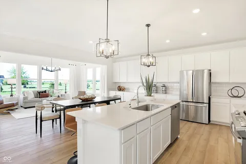 $585,960 | 19620 Timbers Parkway, Noblesville, IN 46062