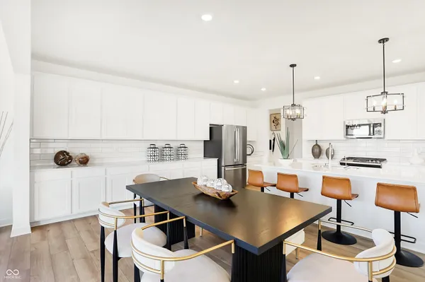 $585,960 | 19620 Timbers Parkway, Noblesville, IN 46062