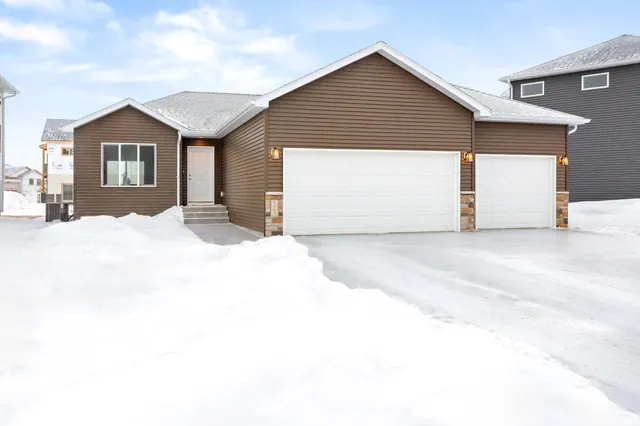 $429,900 | 6669 Belding Drive South, Fargo, ND 58104