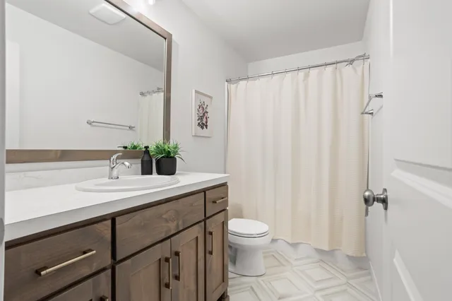 $429,900 | 6669 Belding Drive South, Fargo, ND 58104