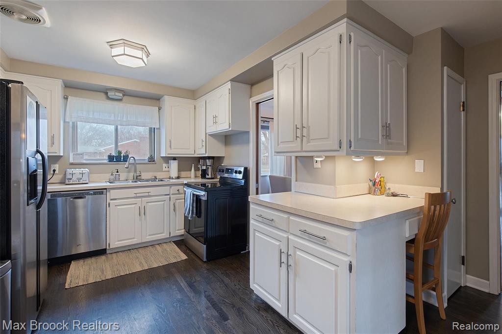 15991 Reedmere Avenue Beverly Hills, MI 48025 - Photo 10 of 25