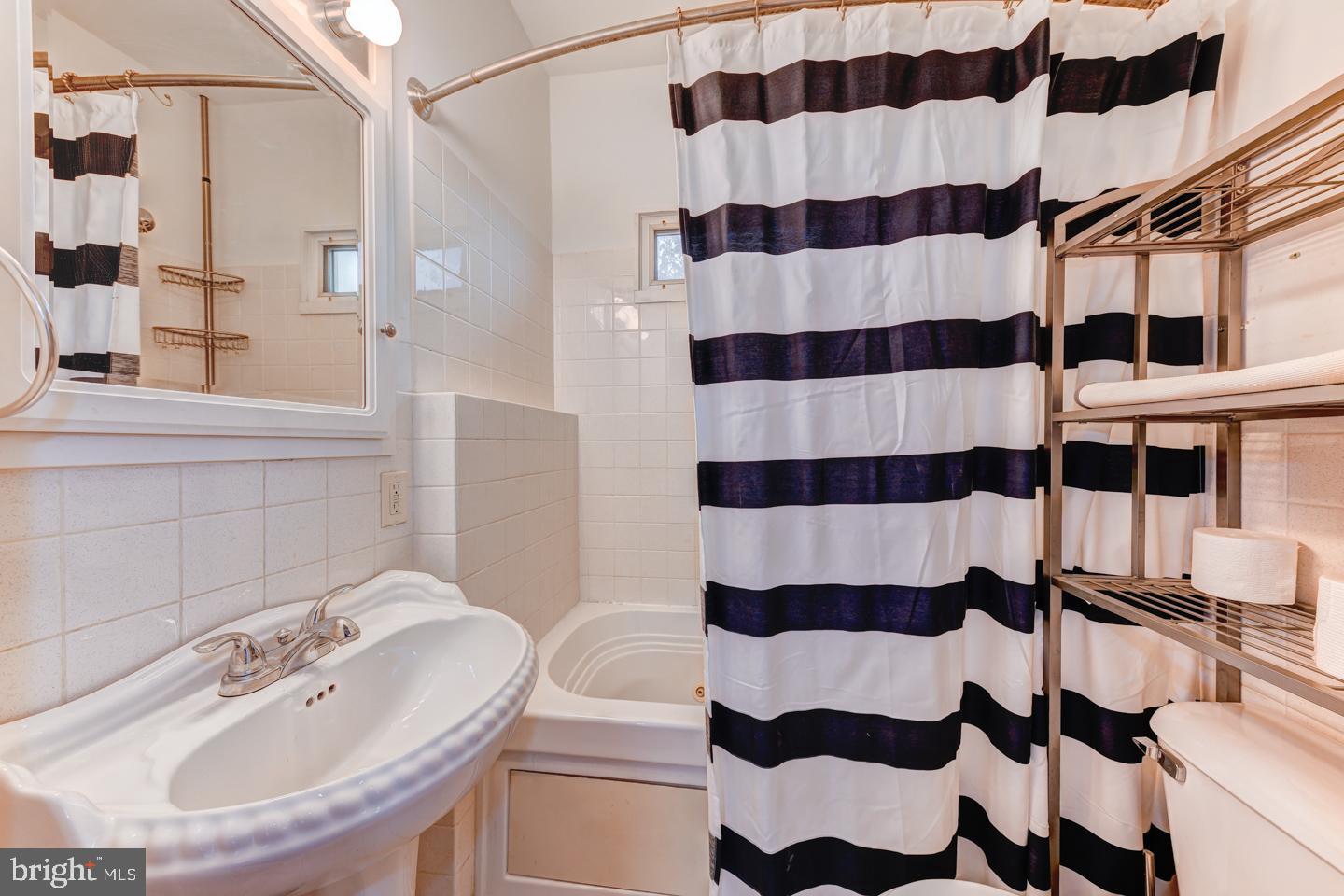 21 Ellis Road Willow Grove, PA 19090 - Photo 13 of 19 Gallery Image 13