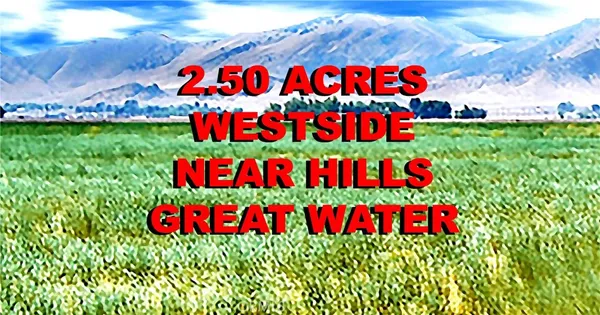 a sign that is sitting in the middle of a field