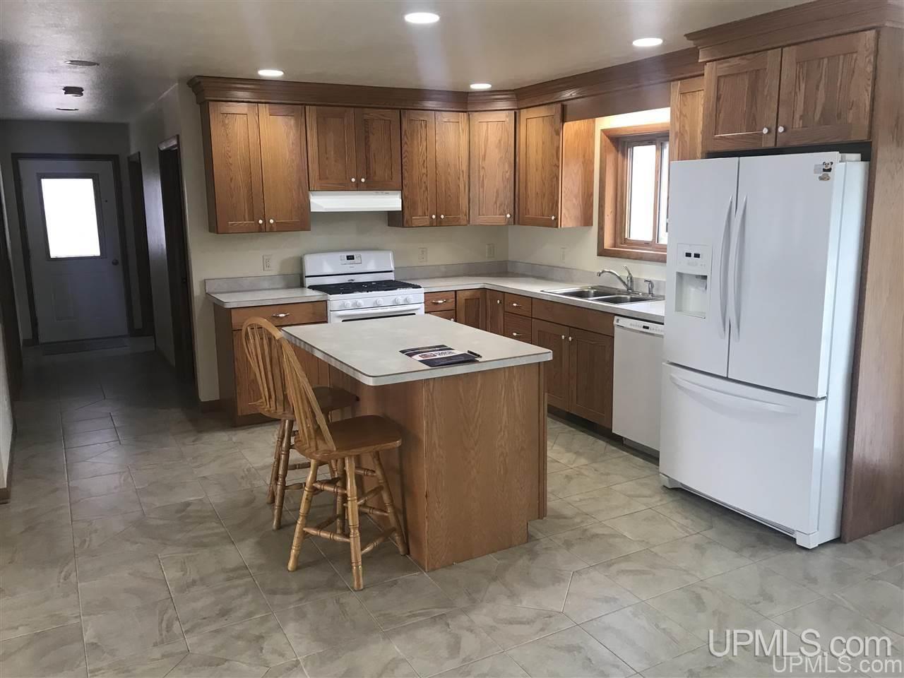8414 85 Road Gladstone, MI 49837 - Photo 25 of 28 Gallery Image 25