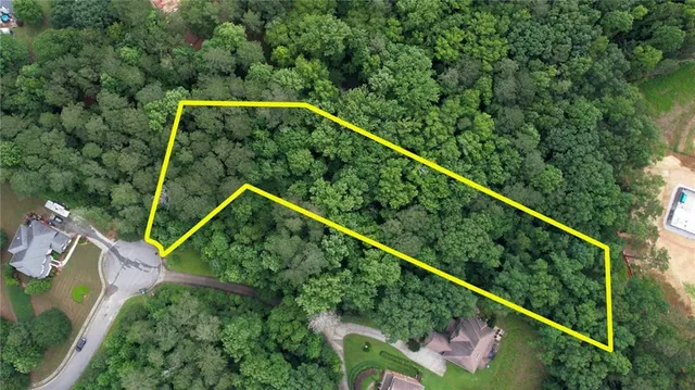 a view of a tennis court