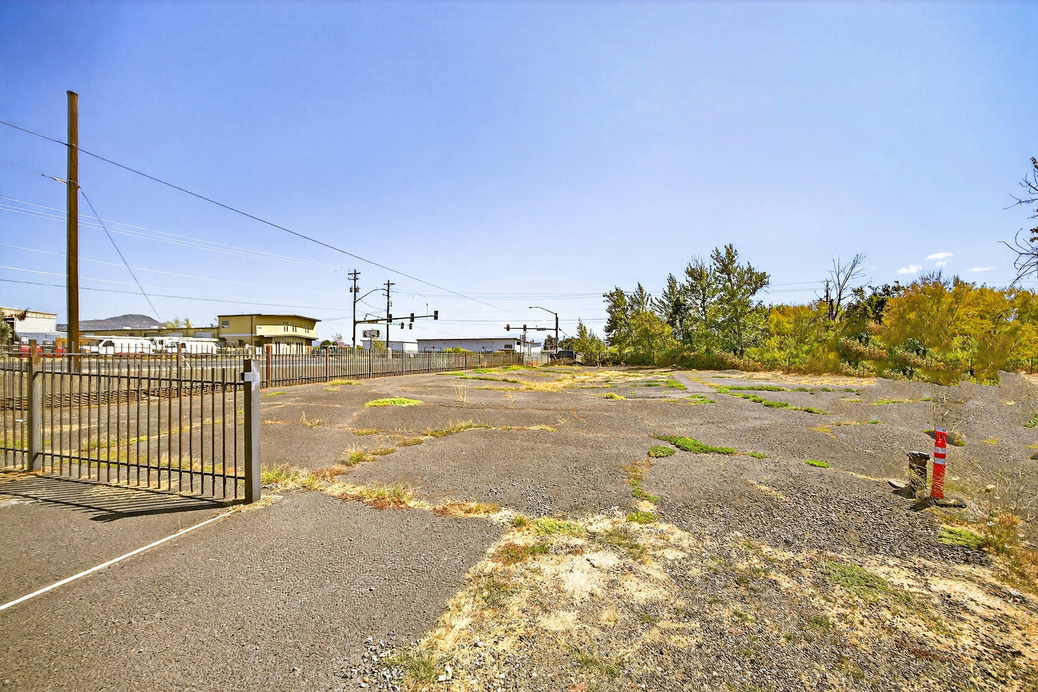 5559 Table Rock Road Central Point, OR 97502 - Photo 8 of 40 ApxTRR00043