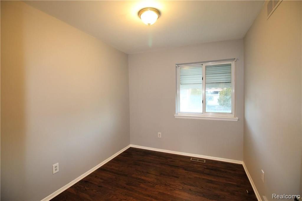 8401 18 18 Mile Road, Unit 159 Sterling Heights, MI 48313 - Photo 15 of 24