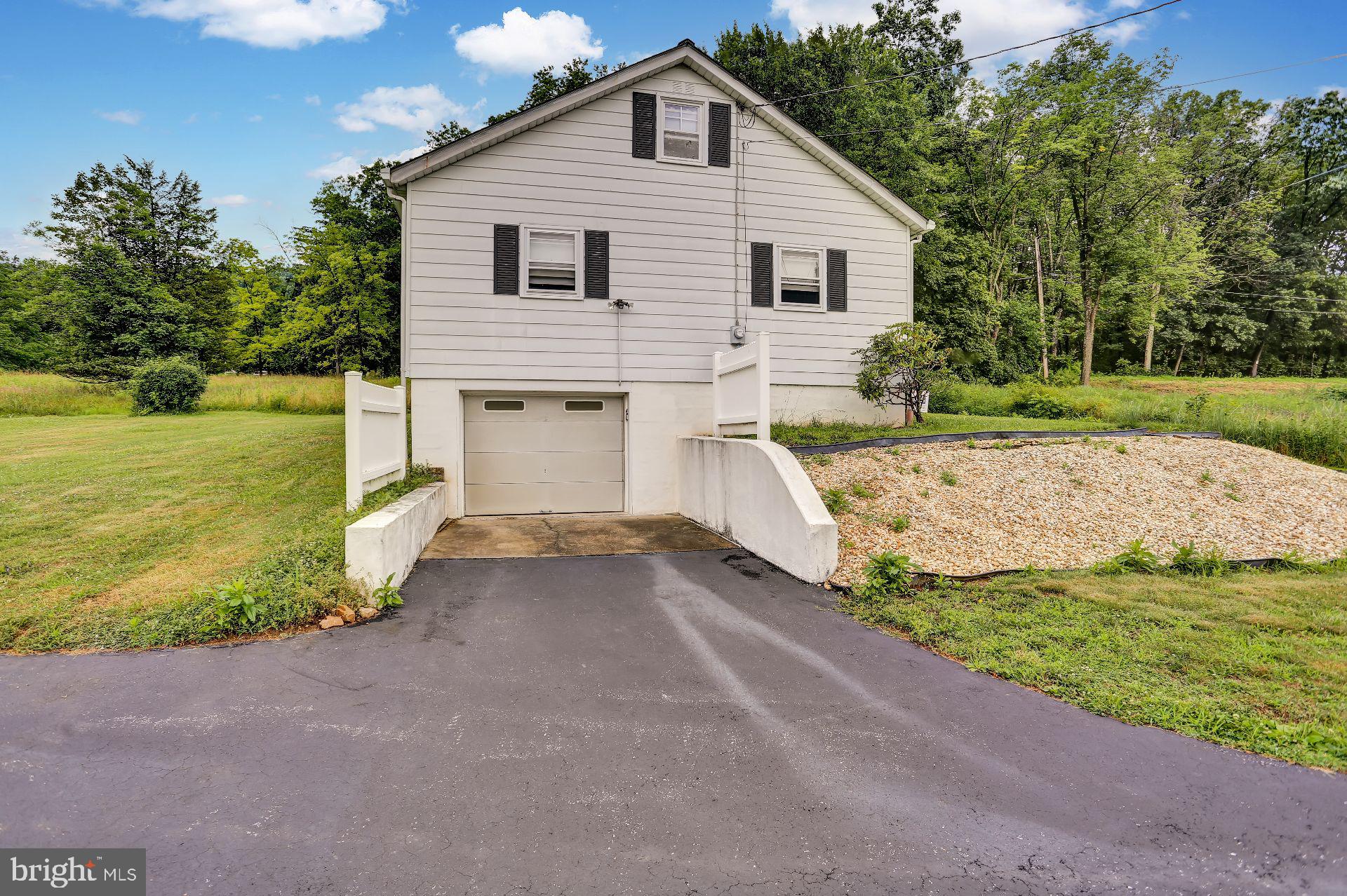 60 Sycamore Road Barto, PA 19504 - Photo 3 of 20 Gallery Image 3