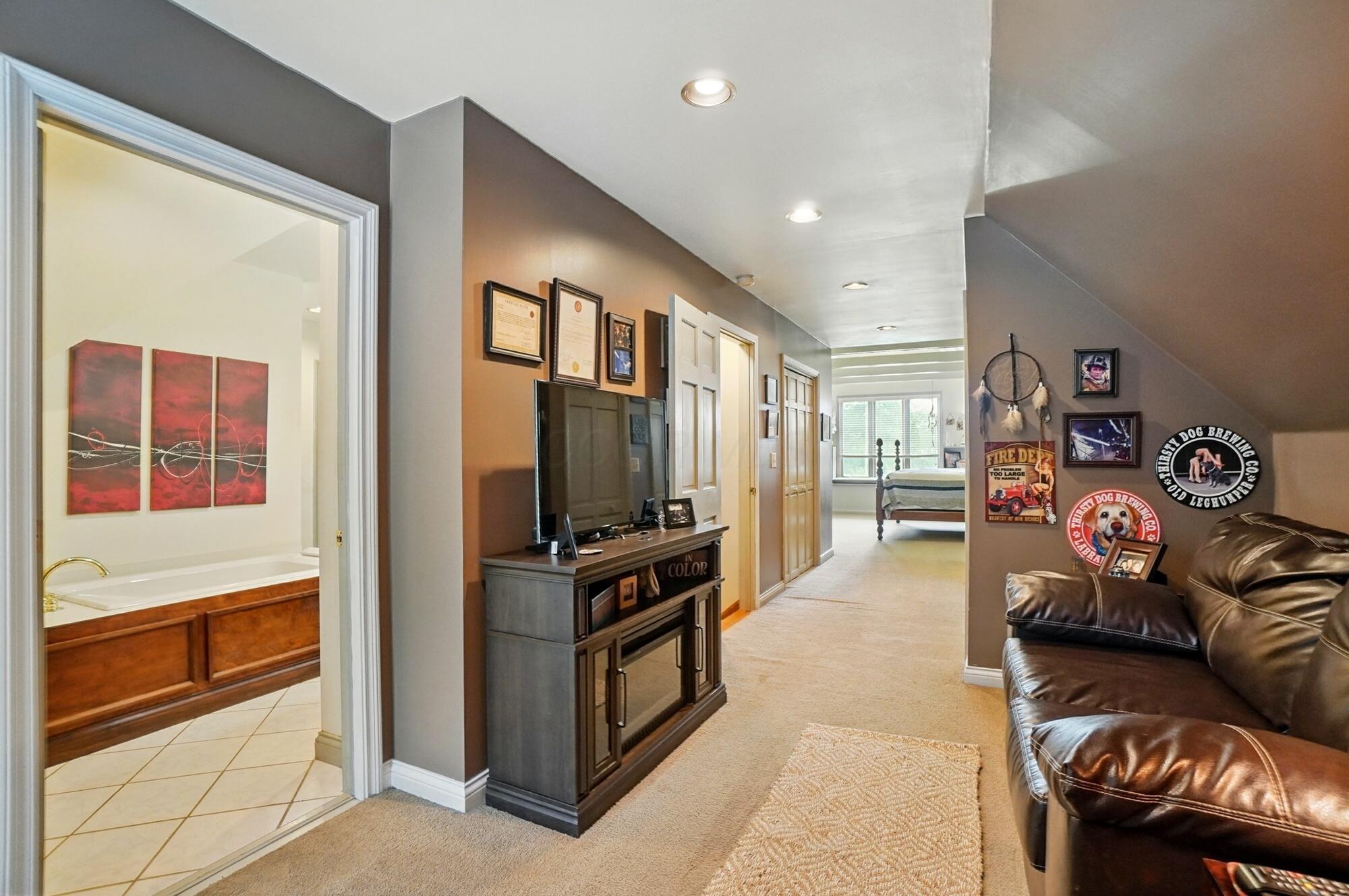 8384 Morris Road Hilliard, OH 43026 - Photo 40 of 60 042
