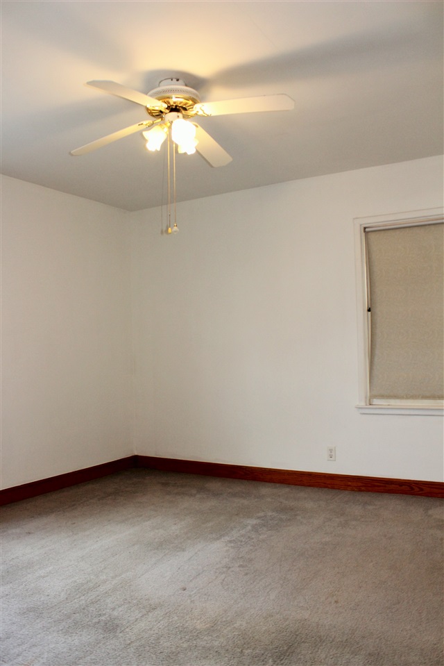 2385 Dunham Street Clinton, IA 52732 - Photo 8 of 14 Gallery Image 8