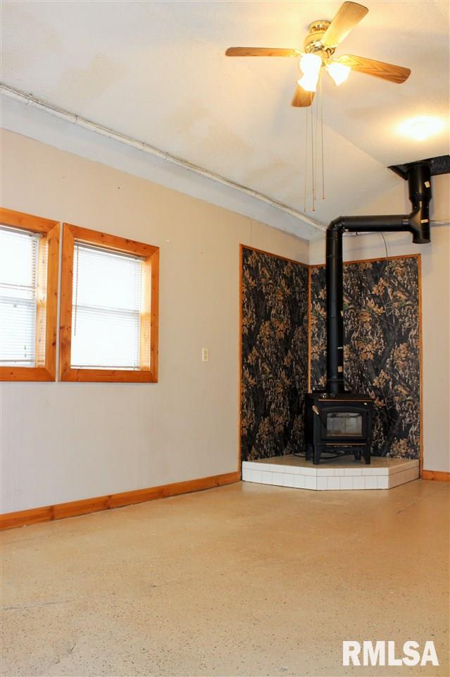 2385 Dunham Street Clinton, IA 52732 - Photo 10 of 14 Gallery Image 10