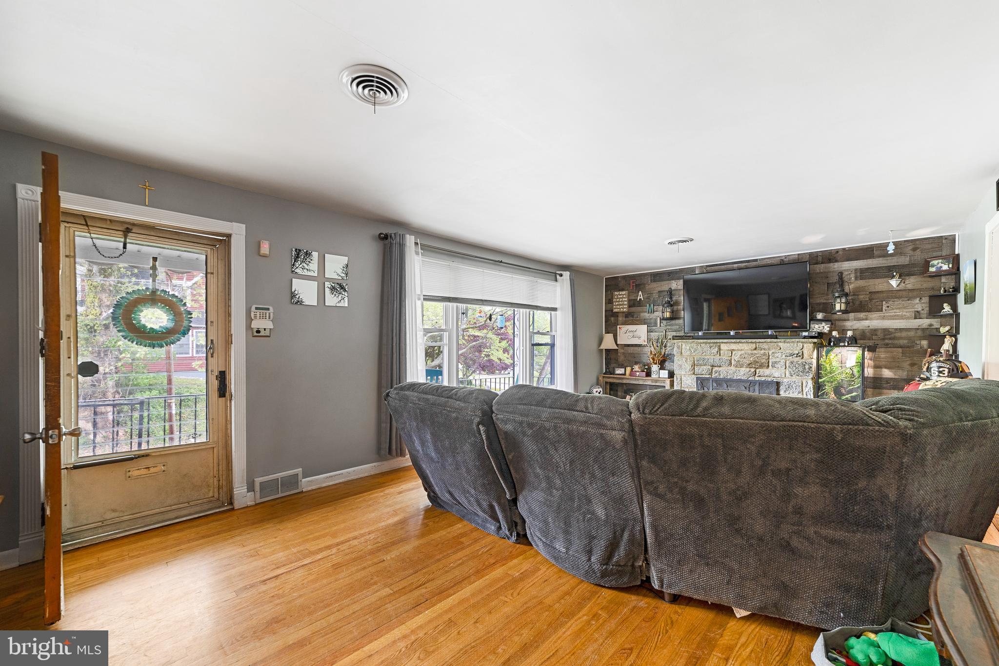 12 Princeton Road Clementon, NJ 08021 - Photo 4 of 25