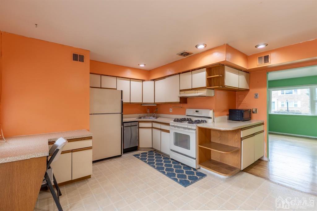 182 Evergreen Road, Unit 9A Edison, NJ 08837 - Photo 5 of 14 Gallery Image 5