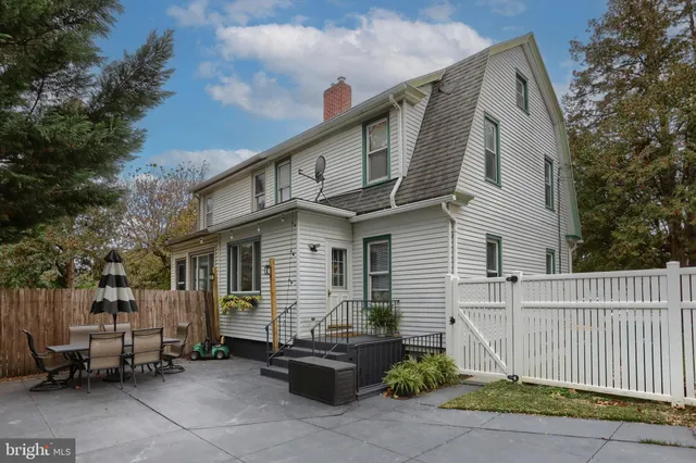 $319,900 | 324 East Areba Avenue, Hershey, PA 17033