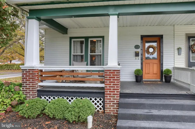 $319,900 | 324 East Areba Avenue, Hershey, PA 17033