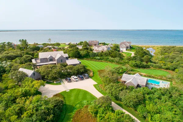 $16,800,000 | 33 Pocomo Road, Nantucket, MA 02554
