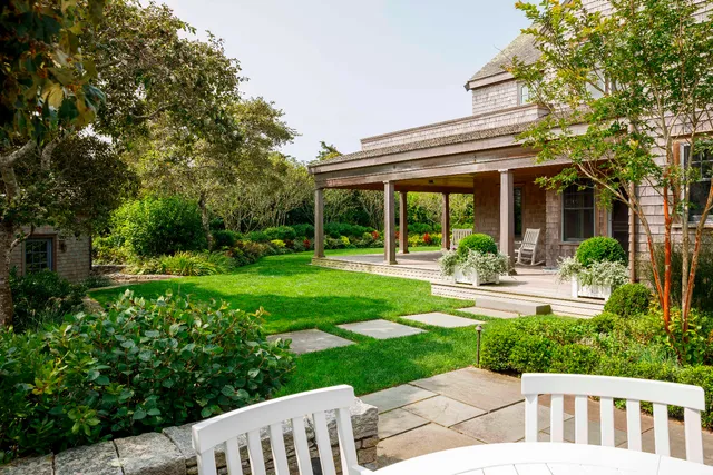 $17,995,000 | 33 Pocomo Road, Nantucket, MA 02554