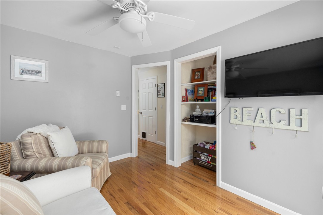 79 Willow Road Charlestown, RI 02813 - Photo 25 of 45 1st Floor Beach Room